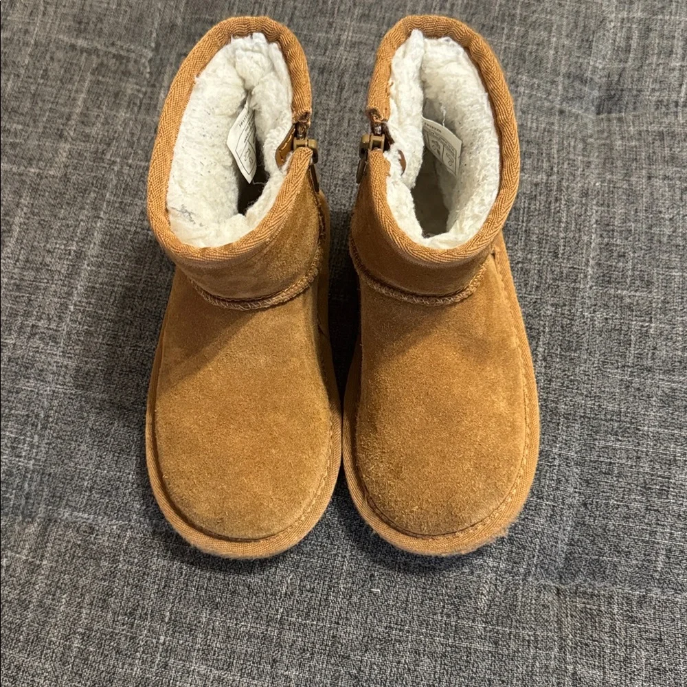 Koolaburra by UGG Kids T Koola Mini Boot Chestnut – Size US 9 (EU 26)